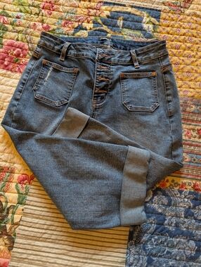 Women’s Dark Blue Boyfriend Jeans with Button-Fly Cropped Cuffs